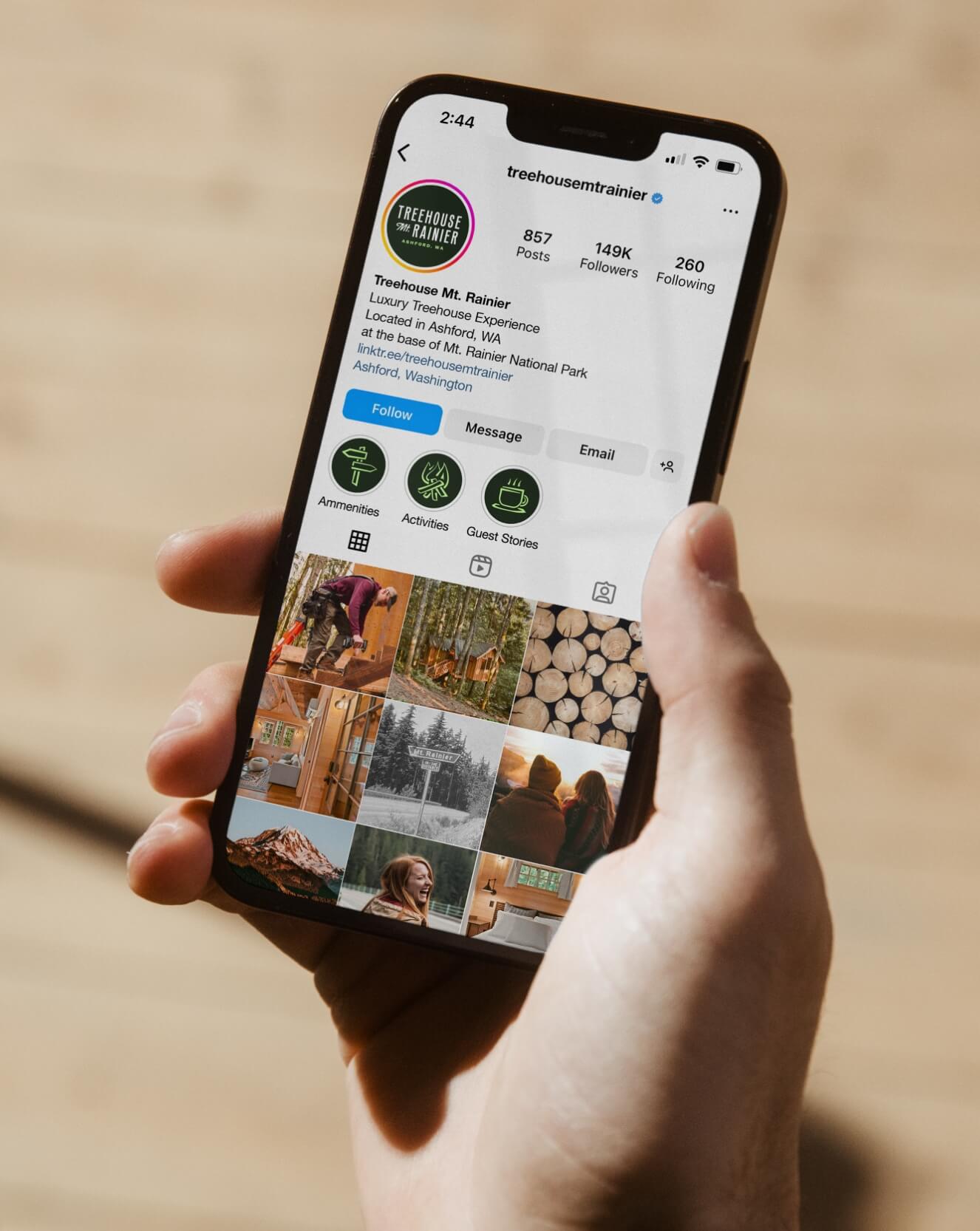 TMR_SocialFeed_InPhone_V02